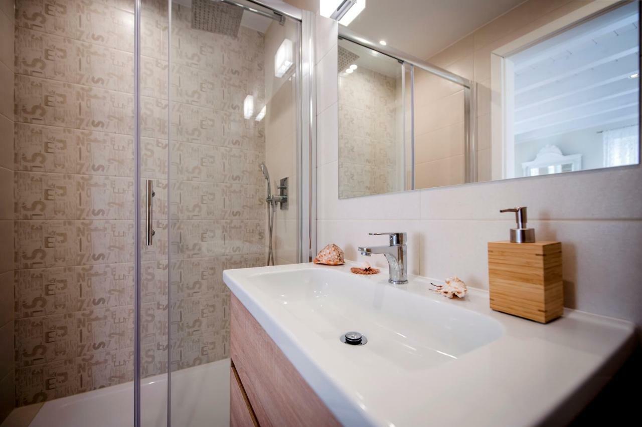 Casa Sbisa' Apartment Ровінь Екстер'єр фото