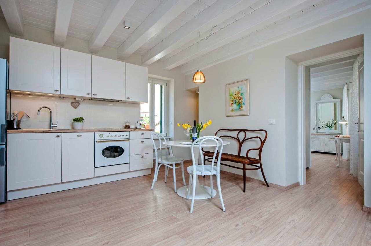 Casa Sbisa' Apartment Ровінь Екстер'єр фото