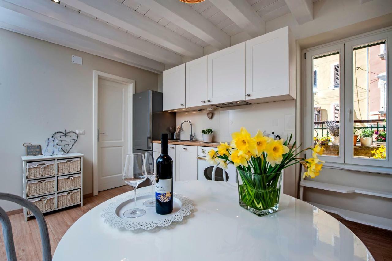Casa Sbisa' Apartment Ровінь Екстер'єр фото