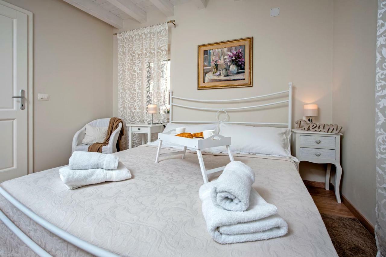 Casa Sbisa' Apartment Ровінь Екстер'єр фото