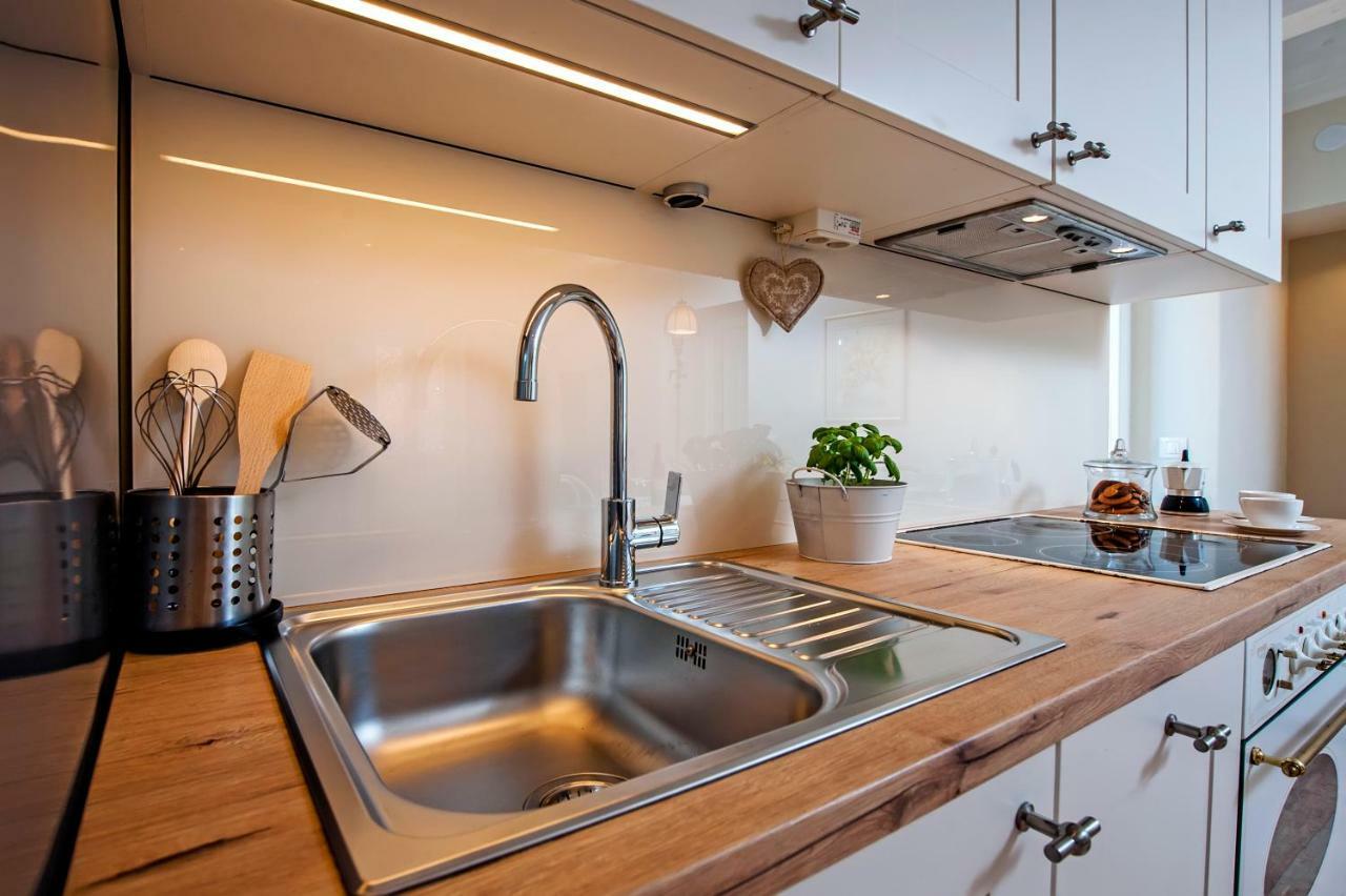 Casa Sbisa' Apartment Ровінь Екстер'єр фото