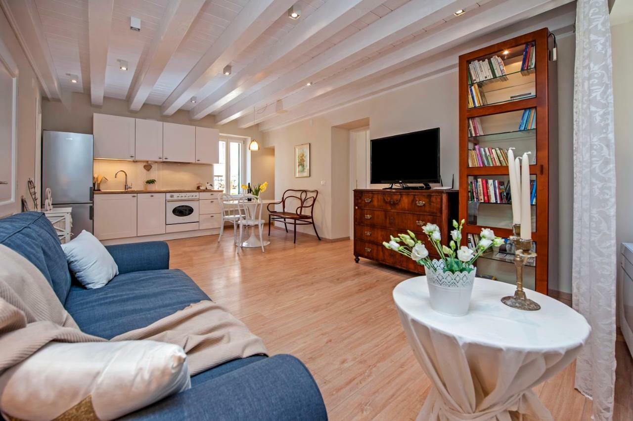 Casa Sbisa' Apartment Ровінь Екстер'єр фото