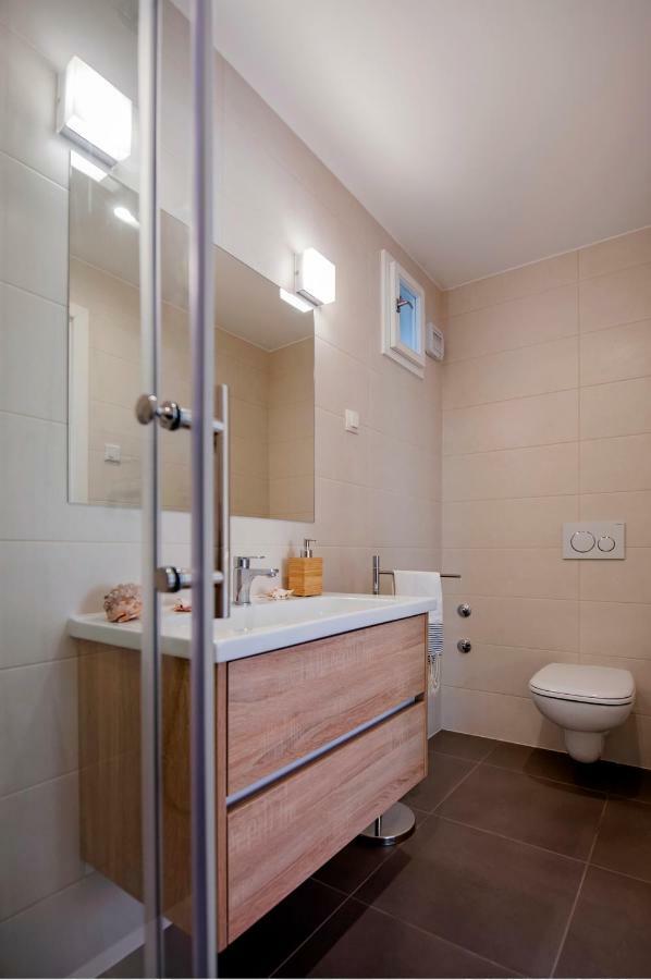 Casa Sbisa' Apartment Ровінь Екстер'єр фото